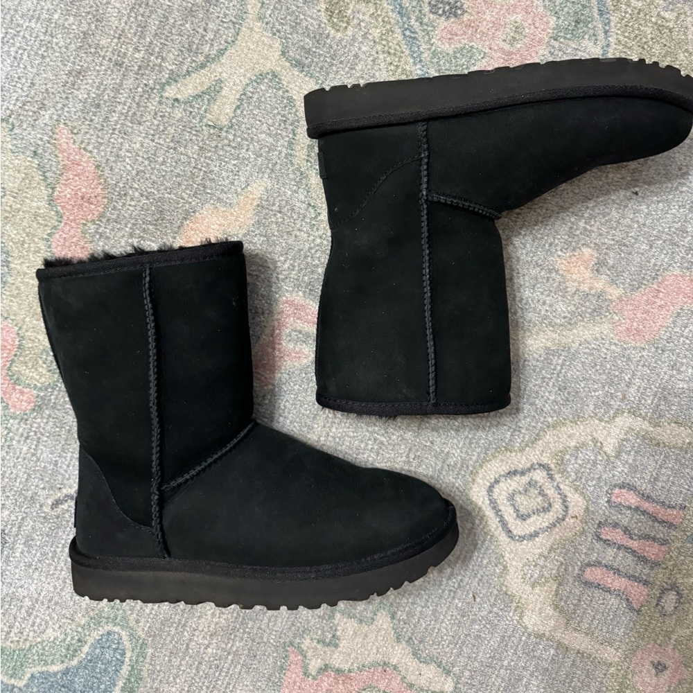 Classic Short Ugg Boots